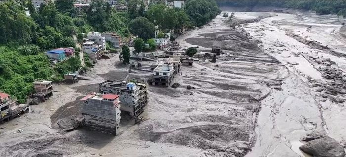 Bùn bao phủ huyện Rasuwa ở miền trung-bắc Nepal sau trận lũ quét kinh hoàng hôm 26/8. Ảnh: UNICEF