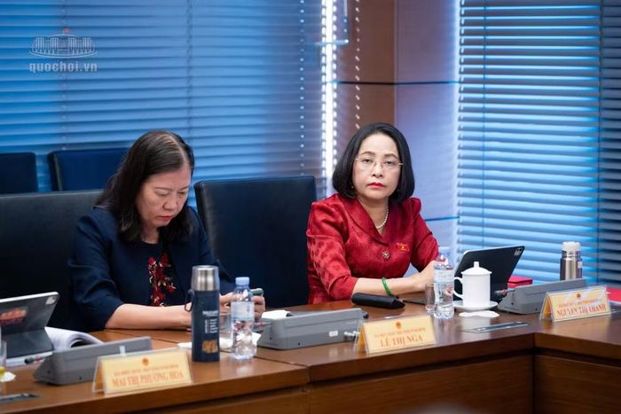 Các đại biểu tham gia phiên thảo luận Tổ. Ảnh QH.