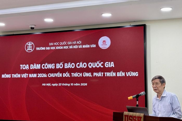 Thiếu tướng, GS.TS Nguyễn Văn Tài, nguyên Phó Giám đốc Học viện Chính trị (Bộ Quốc phòng) đánh giá cao về giá trị và đóng góp của Báo cáo. (Ảnh: PV)