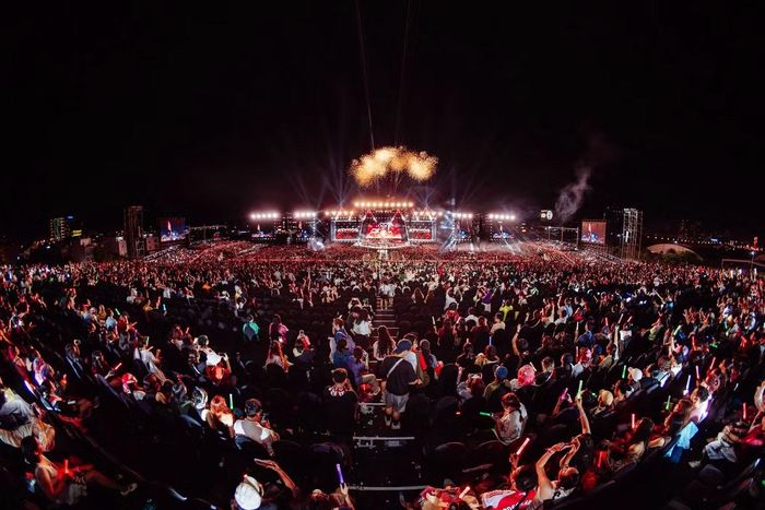 Tinh hà say hi và Anh trai vượt ngàn chông gai vừa tổ chức 4 concert bùng nổ ở TPHCM.