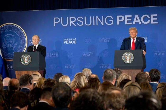 Tổng thống Mỹ Donald Trump và Tổng thống Nga Vladimir Putin tại cuộc họp báo chung ở Alaska, Mỹ, ngày 15/8/2025. (Ảnh: Nhà Trắng)