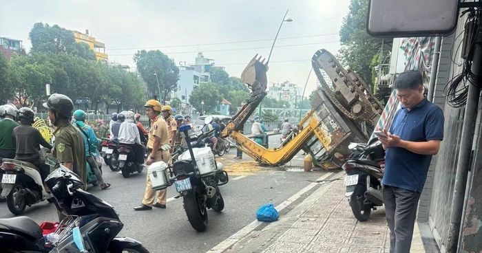 Giao thông bị ảnh hưởng.