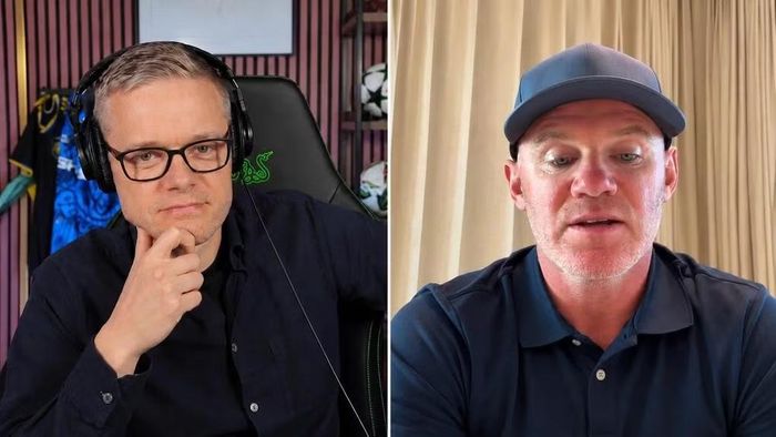 Wayne Rooney (phải) bình luận trên podcast The United Stand.