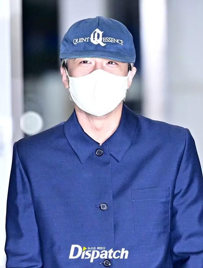 Hình ảnh Taeyang tại sân bay đến Việt Nam.