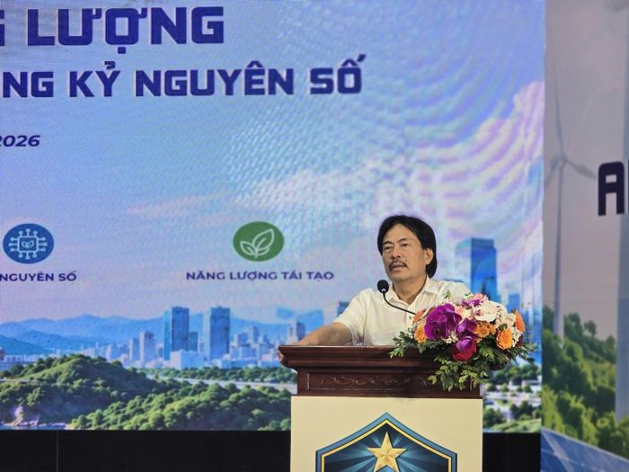 TS Nguyễn Hùng Dũng cho rằng, cần có sự phối hợp chặt chẽ giữa các cơ quan quản lý để xử lý đồng bộ những vấn đề liên quan đến giá điện, hợp đồng mua bán điện, huy động công suất và cân đối cung – cầu.
