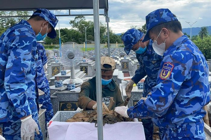 Cán bộ, chiến sĩ Vùng Cảnh sát biển 2 tích cực tham gia các hoạt động tri ân, tìm kiếm hài cốt liệt sĩ.