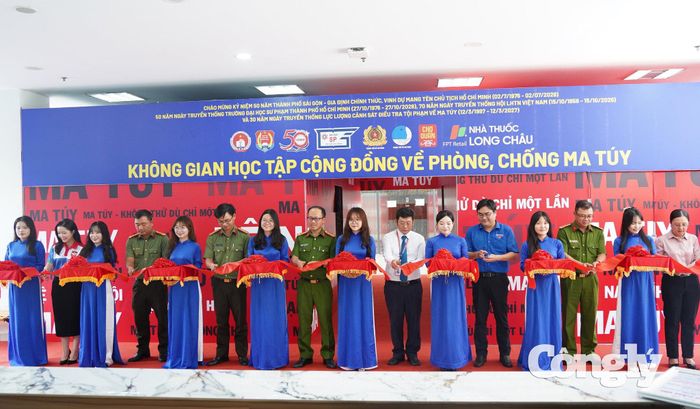 Khánh thành “Không gian học tập cộng đồng về phòng, chống ma túy”.
