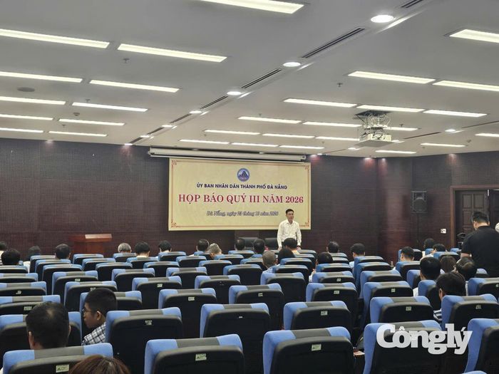 Toàn cảnh họp báo Quý III-2026.