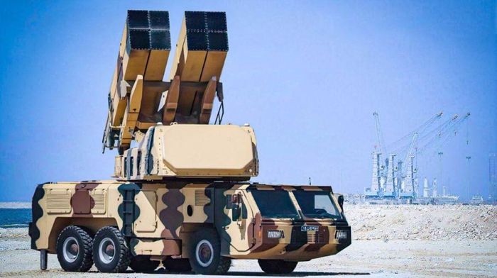 Hệ thống tên lửa phòng không 9-Dey phiên bản 8 ống phóng của Iran. Ảnh: Press TV