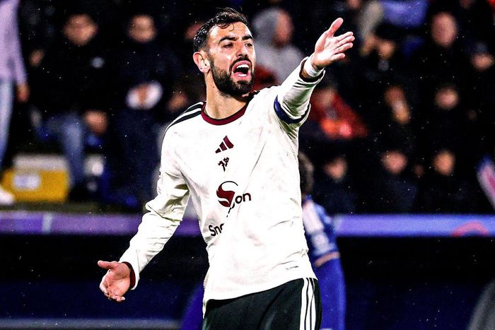 Bruno Fernandes công khai chỉ trích chiến thuật của Carrick. Ảnh: ESPN