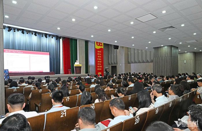 424 đảng viên thuộc 17 tổ chức đảng của Đảng bộ Bộ Dân tộc và Tôn giáo tham gia Hội nghị quán triệt Nghị quyết Trung ương 4 khóa XIV
