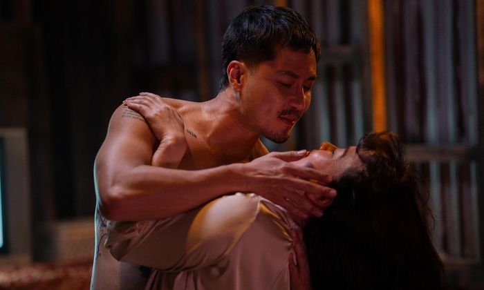  Thanh Sơn hồi hộp khi đóng cảnh nóng với Vân Dung ngay đầu phim. 