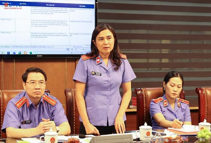  Đồng chí Đặng Thị Trúc, Phó Cục trưởng Cục Tài chính, VKSND tối cao phát biểu.
