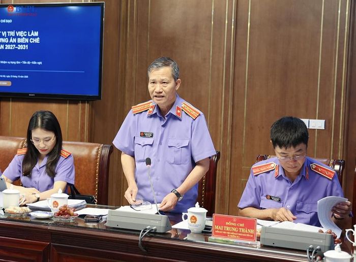  Đồng chí Nguyễn Văn Thắng, Phó Vụ trưởng Vụ 15, VKSND tối cao công bố Quyết định của Viện trưởng VKSND tối cao về việc thành lập Ban chỉ đạo.