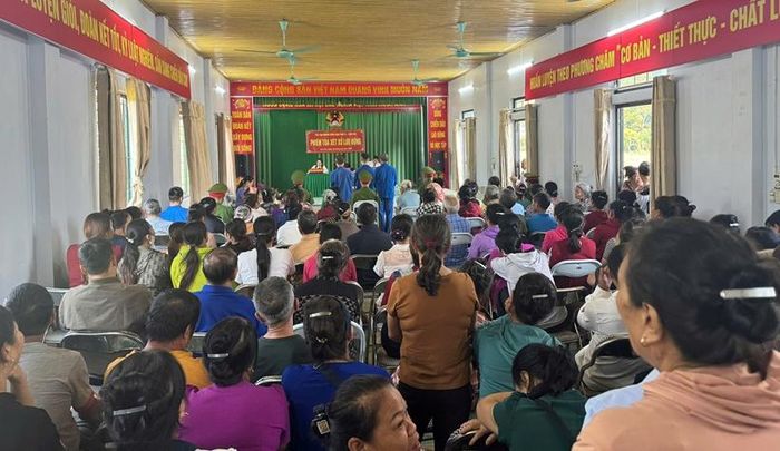 Quang cảnh phiên tòa.