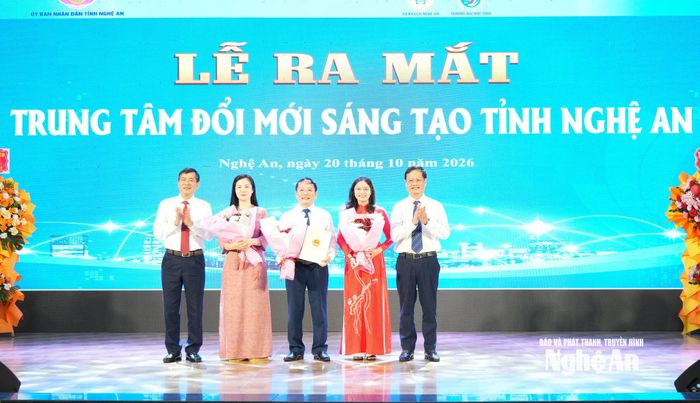 Ra mắt Trung tâm Đổi mới sáng tạo tỉnh Nghệ An. Ảnh: TL