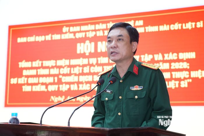Đại tá Nguyễn Văn An - Chính ủy Bộ Chỉ huy Quân sự tỉnh phát biểu tại Hội nghị. Ảnh: Đình Tuyên