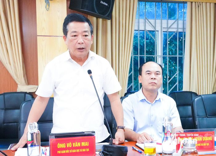 Phó Giám đốc Sở Giáo dục và Đào tạo Võ Văn Mai kiến nghị tỉnh và Trung ương quan tâm cơ chế tài chính đối với các cơ sở giáo dục sau sắp xếp. Ảnh: Mai Hoa