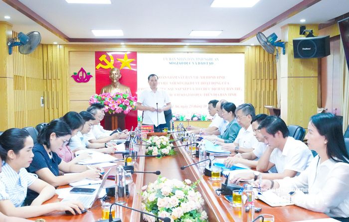 Quang cảnh cuộc làm việc. Ảnh: Mai Hoa