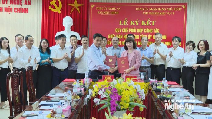 Ban Nội chính Tỉnh ủy và Đảng ủy Ngân hàng Nhà nước Chi nhánh Khu vực 8 ký kết quy chế phối hợp trong công tác nội chính, phòng, chống tham nhũng, lãng phí, tiêu cực.