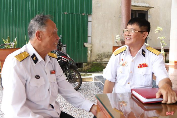 Ông Bùi Linh Diến và ông Nguyễn Viết Ngũ vẫn thường xuyên gặp gỡ, ôn lại kỷ niệm một thời oanh liệt.