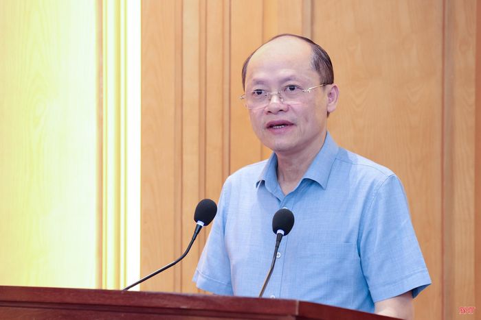 Đồng chí Nguyễn Hồng Lĩnh – Phó Bí thư Thường trực Tỉnh ủy, Chủ tịch HĐND tỉnh phát biểu chỉ đạo tại hội nghị.