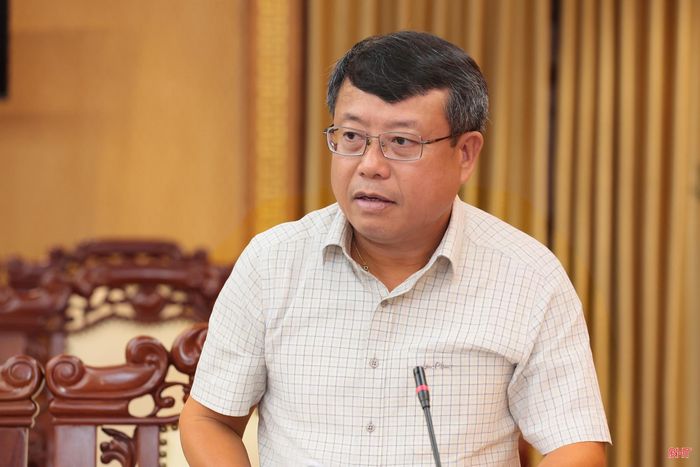 Đồng chí Dương Tất Thắng - Ủy viên BTV Tỉnh ủy, Phó Chủ tịch Thường trực HĐND tỉnh phát biểu tại hội nghị.