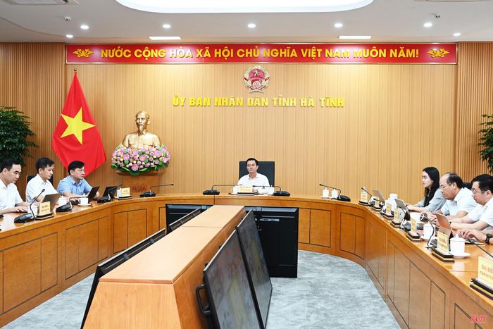 Toàn cảnh điểm cầu Hà Tĩnh.