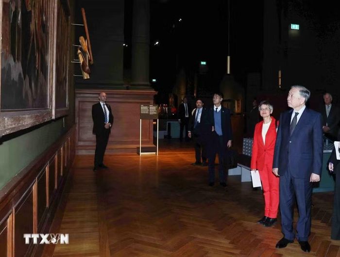 Tổng Bí thư, Chủ tịch nước Tô Lâm tham quan Bảo tàng Mỹ thuật Hoàng gia Antwerp, nơi sở hữu bộ sưu tập vô giá trải dài 7 thế kỷ lịch sử nghệ thuật, từ thời Trung cổ, Phục hưng cho đến thế kỷ 20. (Ảnh: Thống Nhất/TTXVN)