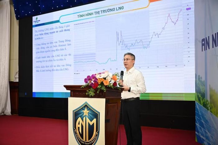 Ông Hồ Diên Vượng, Phó Giám đốc Chi nhánh Kinh doanh LNG, đại diện PV GAS. (Ảnh: Minh Sơn/Vietnam+)