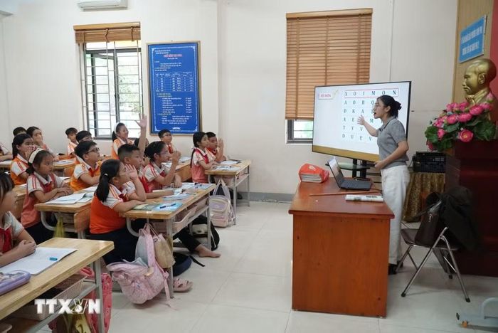 Tình trạng thừa, thiếu giáo viên cục bộ đang đặt ra nhiều thách thức sau khi mạng lưới trường, lớp được tổ chức lại. Hiện Nghệ An vẫn còn thiếu 6.000 giáo viên. (Ảnh: Bích Huệ/TTXVN)