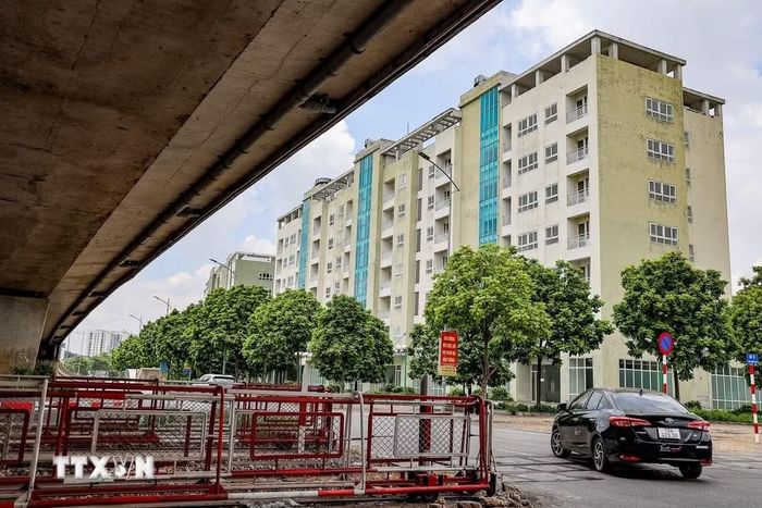 Khu nhà tái định cư Thượng Thanh, phường Việt Hưng (Hà Nội) nằm sát tuyến Vành đai 2, kết nối thuận lợi với khu vực trung tâm và các tuyến giao thông lớn của Hà Nội. (Ảnh: Trung Nguyên/TTXVN)