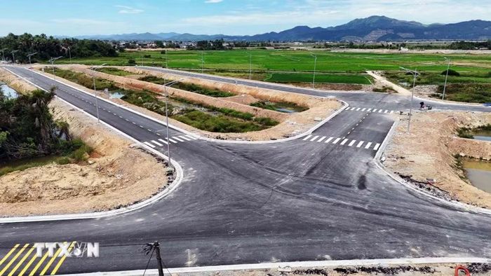 Hệ thống đường giao thông tại một khu tái định cư. (Ảnh: Hữu Quyết/TTXVN)