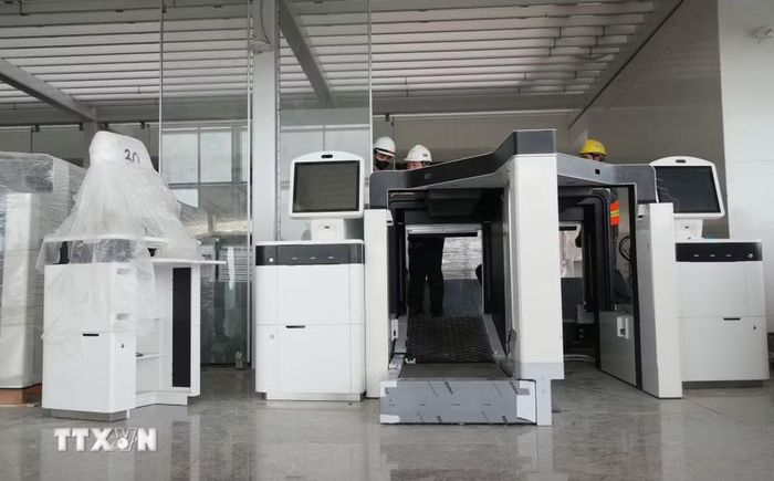 Máy móc đã được lắp đặt tại quầy làm thủ tục sân bay Long Thành. (Ảnh: Công Phong/TTXVN)