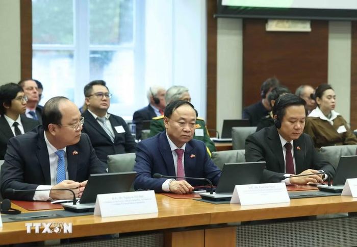 Đại biểu đoàn cấp cao Việt Nam tham dự sự kiện. (Ảnh: Thống Nhất/TTXVN)