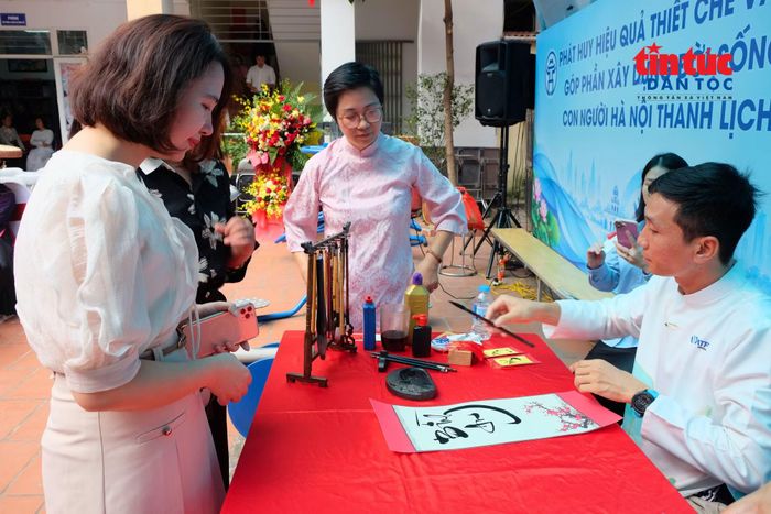 Nhiều hoạt động văn hóa văn nghệ được xây dựng đa dạng nhằm phục vụ đời sống người dân.
