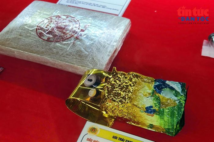 Bên trong không gian học tập cộng đồng về phòng, chống ma túy được thiết kế trực quan, sinh động với hệ thống mẫu vật mô phỏng các loại ma túy...