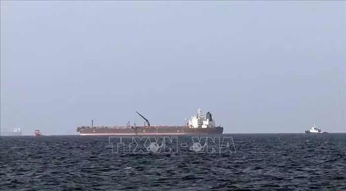 Tàu chở dầu của Nga ở ngoài khơi bờ biển Mangalore, Ấn Độ ngày 22/3/2026. Ảnh: ANI/TTXVN