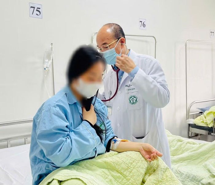Bệnh nhân cúm nặng điều trị tại Bệnh viện Bạch Mai. Ảnh tư liệu: Tạ Nguyên/Báo Tin tức