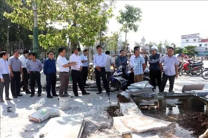 Lãnh đạo Cần Thơ cùng đoàn công tác kiểm tra tiến độ thi công tại dự án Cải tạo Công viên 30/4 (phường Phú Lợi).
