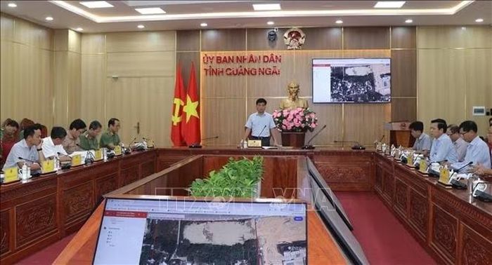 Quang cảnh buổi họp.