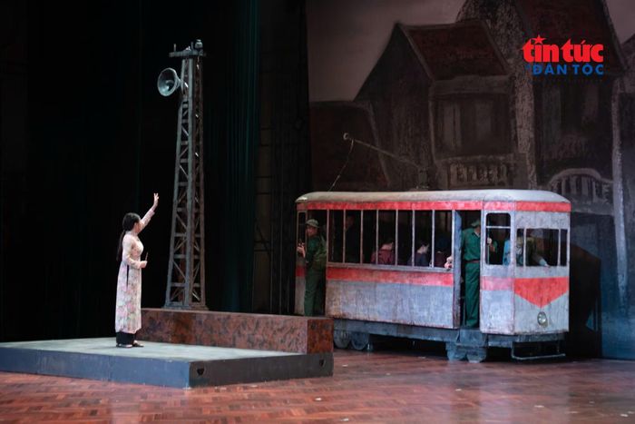 Cùng với "Đạo học”, tác phẩm “Người con gái Hà Nội” của Nhà hát Kịch nói Quân đội cũng đã xuất sắc đạt Huy chương Vàng.