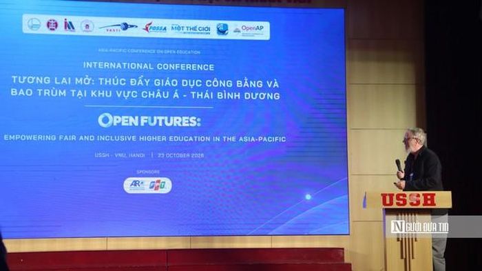 Diễn giả quốc tế phát biểu tại hội thảo (Ảnh: Quốc Tiệp).
