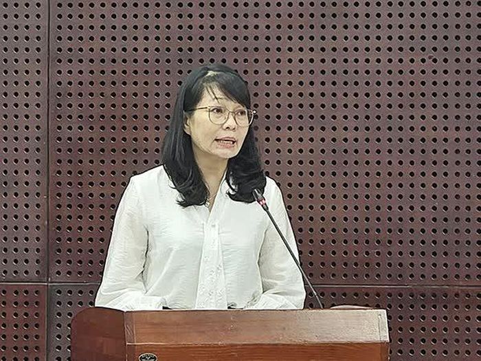 Giám đốc Sở Tài chính Đà Nẵng Trần Thị Thanh Tâm thông tin tại buổi họp báo.