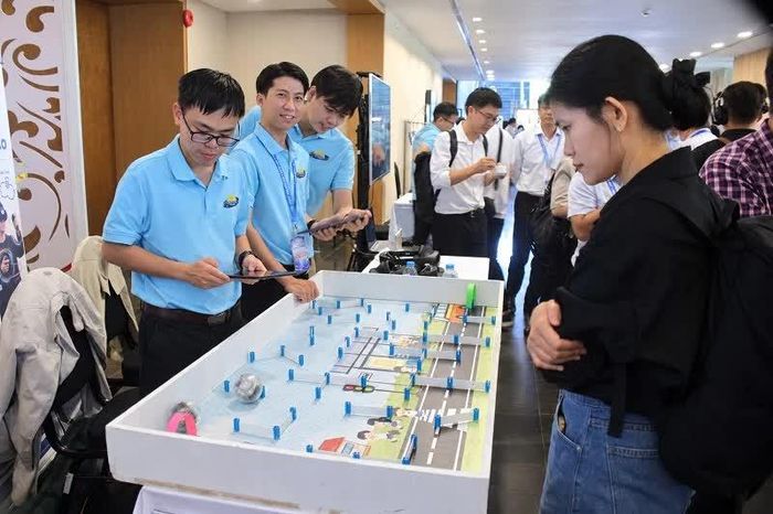 Robot trò chơi trẻ em.