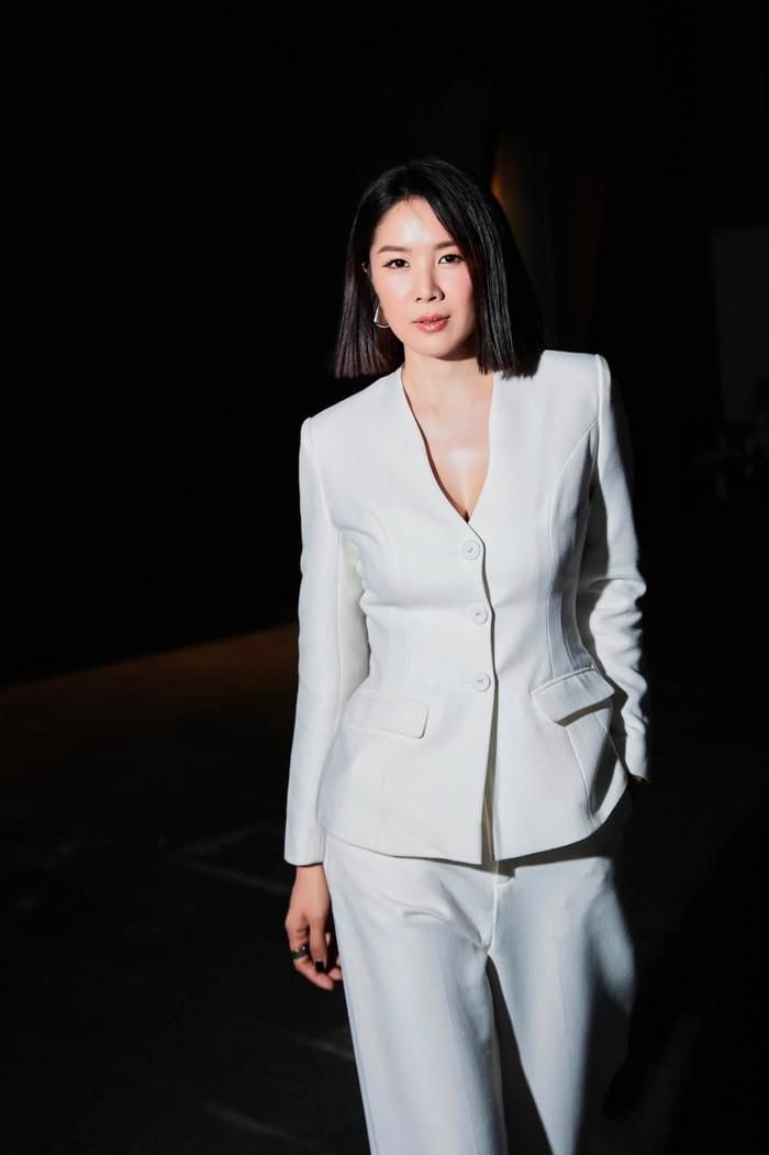 Lê Phương nhanh chóng hoàn thành lịch trình để về nhà chăm sóc 2 con.