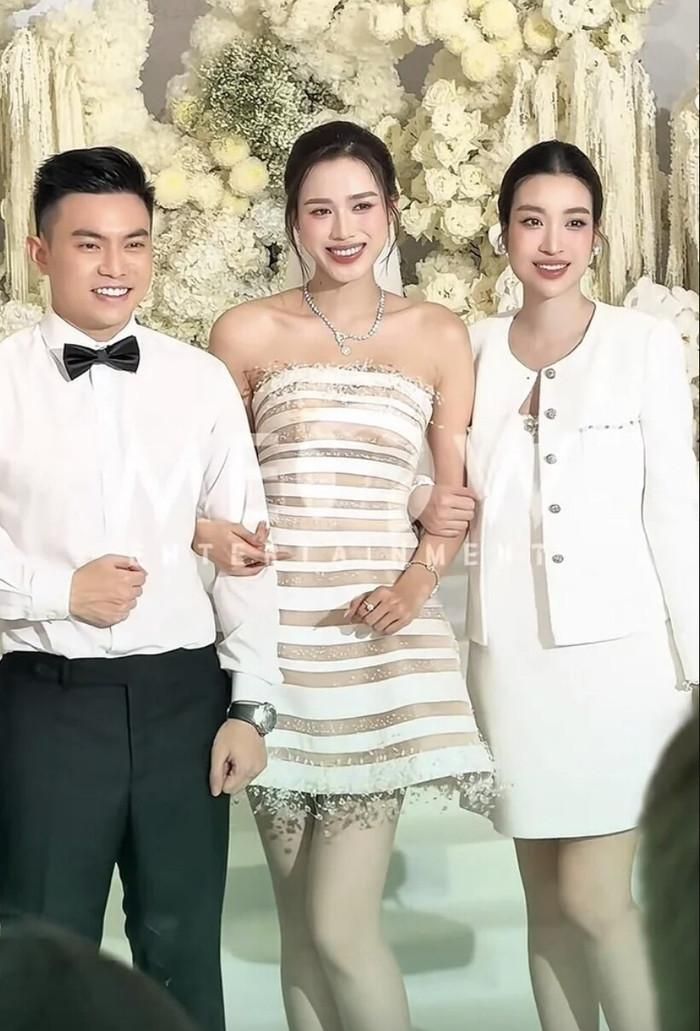 Đỗ Mỹ Linh dự đám cưới Đỗ Thị Hà.