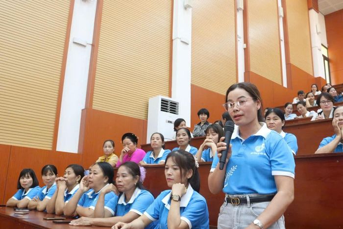 Đại biểu phát biểu ý kiến tại diễn đàn.