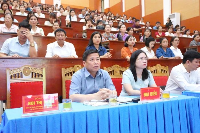 Các đại biểu dự diễn đàn
