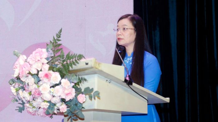 Bà Nguyễn Thị Thu Hiền, Phó Chủ tịch Hội LHPN Việt Nam, phát biểu khai mạc hội nghị